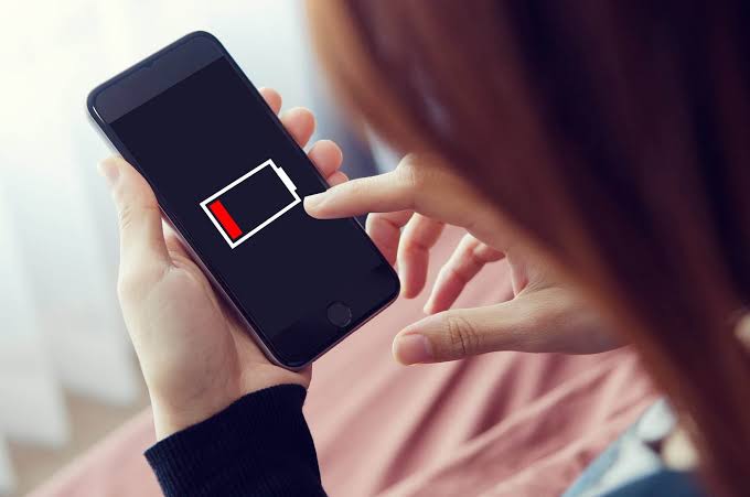 5 Reasons why your phone's battery drains fast